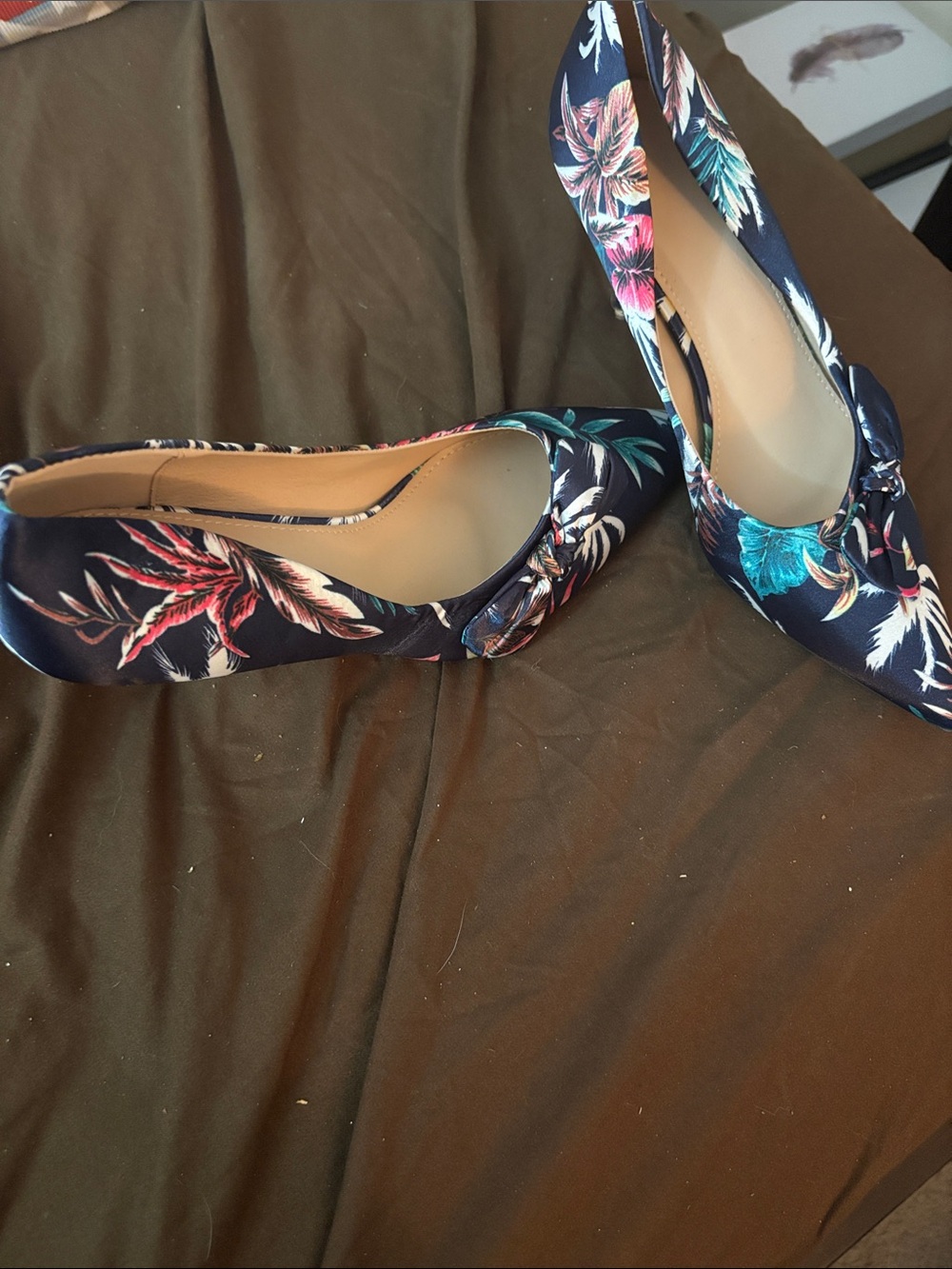 Floral Navy Pointed-Toe Women’s Flats